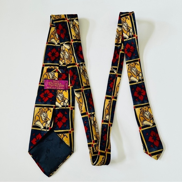 Disney Huntchback of Notre-Dame Novelty Print Tie 100% Silk - Picture 3 of 7